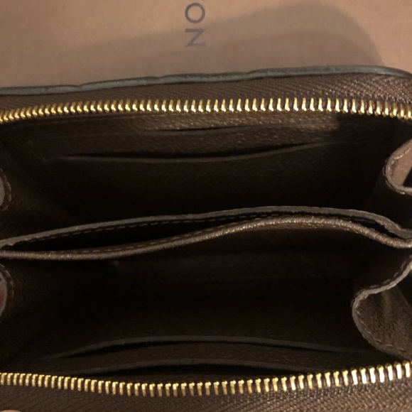 Louis Vuitton Zippy Coin Purse - Picture 3 of 14